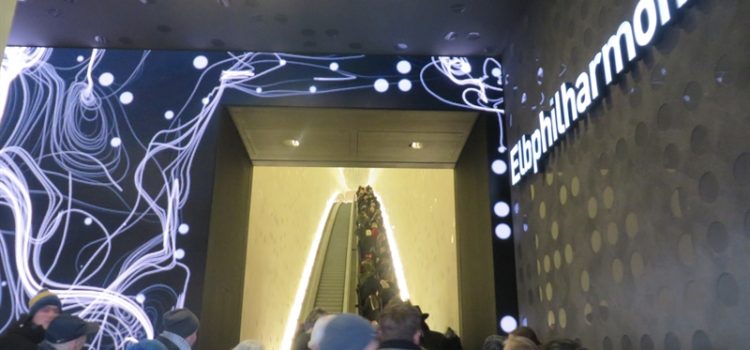 2/ Elbphilharmonie – die Rolltreppe nach oben